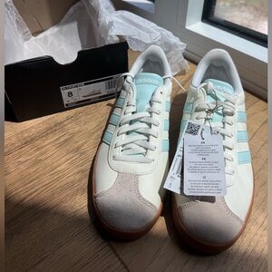 Adidas VL Court Base Sneakers – White & Tiffany Blue – Gum Sole – NIB – Size 8